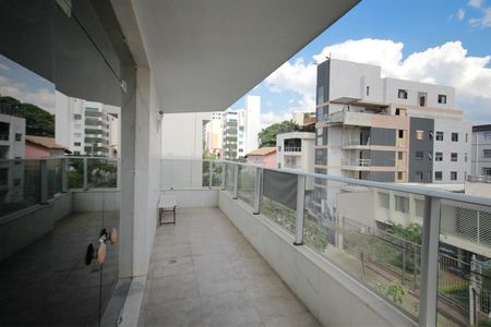 Apartamento à venda com 241m², 5 quartos e 4 vagasVaranda da Sala
