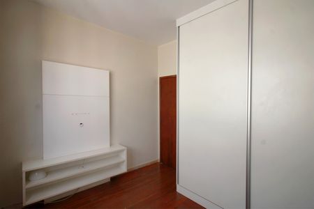 Apartamento à venda com 241m², 5 quartos e 4 vagasQuarto 2