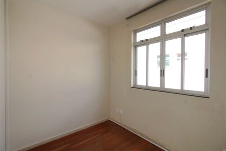 Apartamento à venda com 241m², 5 quartos e 4 vagasQuarto 2