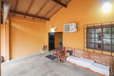 Casa à venda com 120m², 3 quartos e 2 vagas Casa à venda com 120m², 3 quartos e 2 vagasVaranda