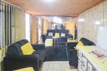 Casa à venda com 120m², 3 quartos e 2 vagas Casa à venda com 120m², 3 quartos e 2 vagasSala de TV