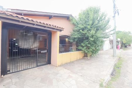Casa à venda com 120m², 3 quartos e 2 vagas Casa à venda com 120m², 3 quartos e 2 vagasFachada