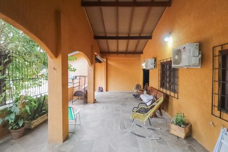 Casa à venda com 120m², 3 quartos e 2 vagas Casa à venda com 120m², 3 quartos e 2 vagasVaranda