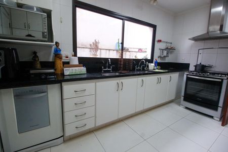 Casa à venda com 800m², 3 quartos e 6 vagasCozinha