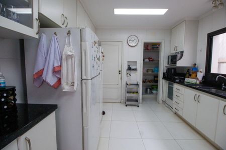 Casa à venda com 800m², 3 quartos e 6 vagasCozinha