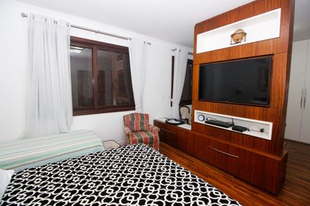 Casa à venda com 800m², 3 quartos e 6 vagasSuíte 1