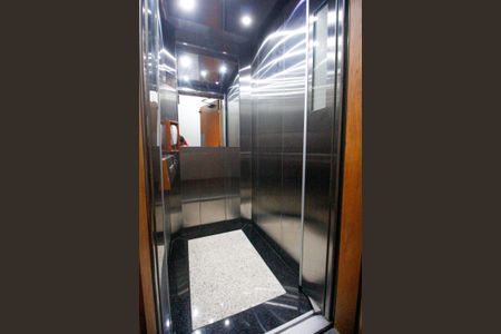 Casa à venda com 800m², 3 quartos e 6 vagasElevador