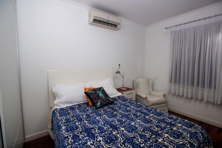 Casa à venda com 800m², 3 quartos e 6 vagasSuíte 2