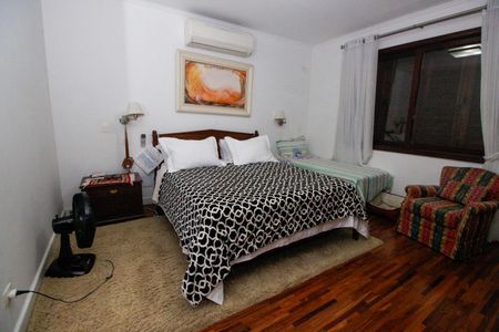 Casa à venda com 800m², 3 quartos e 6 vagasSuíte 1