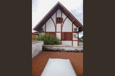 Casa à venda com 800m², 3 quartos e 6 vagasFachada