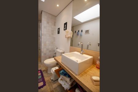 Casa à venda com 800m², 3 quartos e 6 vagasBanheiro 2