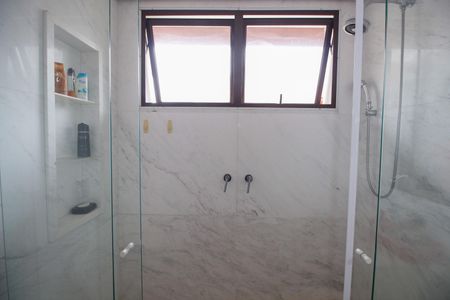 Casa à venda com 800m², 3 quartos e 6 vagasBanheiro da Suíte 3