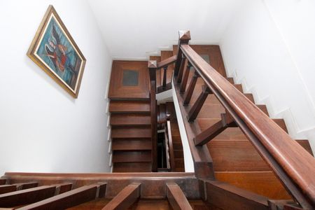 Casa à venda com 800m², 3 quartos e 6 vagasEscada