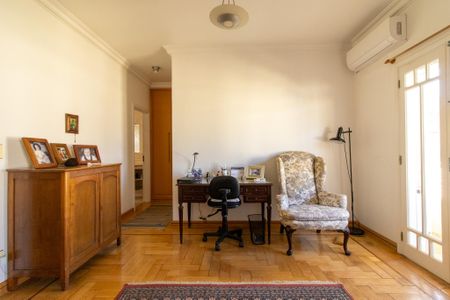 Casa de condomínio para alugar com 400m², 3 quartos e 4 vagas Casa de condomínio para alugar com 400m², 3 quartos e 4 vagasSuíte