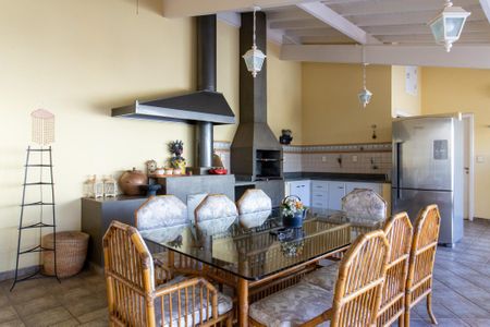 Casa de condomínio para alugar com 400m², 3 quartos e 4 vagas Casa de condomínio para alugar com 400m², 3 quartos e 4 vagasÁrea comum