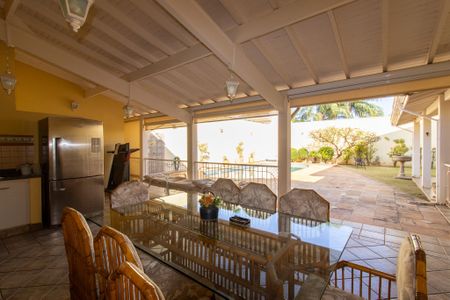 Casa de condomínio para alugar com 400m², 3 quartos e 4 vagas Casa de condomínio para alugar com 400m², 3 quartos e 4 vagasÁrea comum