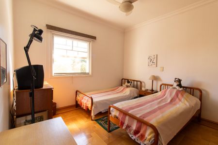 Casa de condomínio para alugar com 400m², 3 quartos e 4 vagas Casa de condomínio para alugar com 400m², 3 quartos e 4 vagasQuarto 1