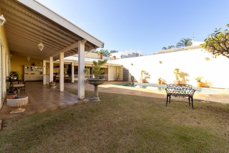 Casa de condomínio para alugar com 400m², 3 quartos e 4 vagas Casa de condomínio para alugar com 400m², 3 quartos e 4 vagasÁrea comum