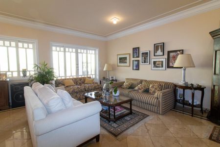 Casa de condomínio para alugar com 400m², 3 quartos e 4 vagas Casa de condomínio para alugar com 400m², 3 quartos e 4 vagasSala