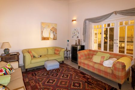 Casa de condomínio para alugar com 400m², 3 quartos e 4 vagas Casa de condomínio para alugar com 400m², 3 quartos e 4 vagasSala