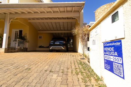 Casa de condomínio para alugar com 400m², 3 quartos e 4 vagas Casa de condomínio para alugar com 400m², 3 quartos e 4 vagasFachada