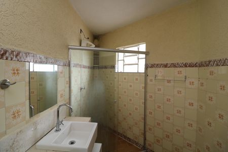 Casa à venda com 150m², 2 quartos e 2 vagasBanheiro