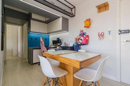Apartamento à venda com 60m², 2 quartos e 1 vaga Apartamento à venda com 60m², 2 quartos e 1 vagaSala