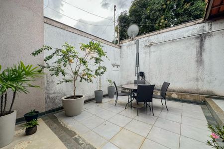 Casa à venda com 261m², 3 quartos e 2 vagasVaranda Sala