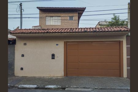 Casa à venda com 237m², 4 quartos e 8 vagasFachada