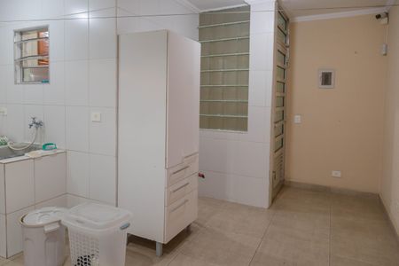 Casa à venda com 237m², 4 quartos e 8 vagasÁrea de Serviço