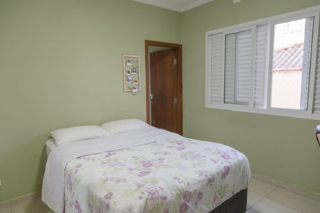 Casa à venda com 237m², 4 quartos e 8 vagasSuíte 2 