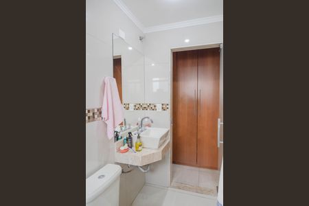 Casa à venda com 237m², 4 quartos e 8 vagasBanheiro