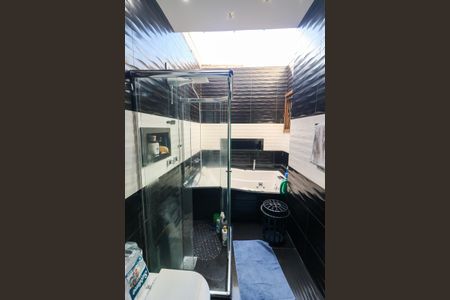 Casa à venda com 400m², 4 quartos e 3 vagas Casa à venda com 400m², 4 quartos e 3 vagasBanheiro da Suíte