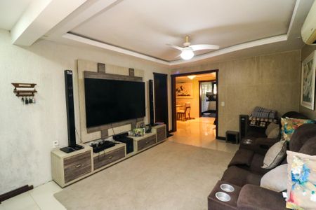 Casa à venda com 400m², 4 quartos e 3 vagas Casa à venda com 400m², 4 quartos e 3 vagasSala