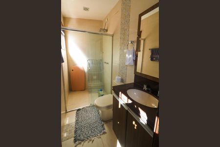 Casa à venda com 400m², 4 quartos e 3 vagas Casa à venda com 400m², 4 quartos e 3 vagasBanheiro Social 2