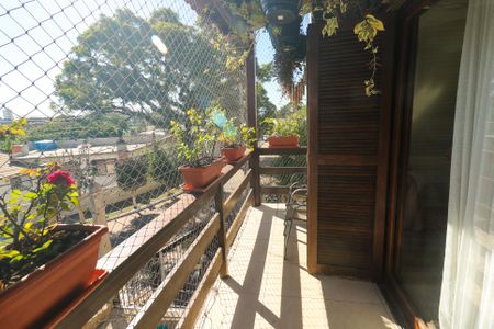 Casa à venda com 400m², 4 quartos e 3 vagas Casa à venda com 400m², 4 quartos e 3 vagasSacada da suíte