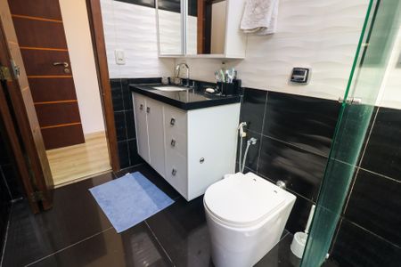 Casa à venda com 400m², 4 quartos e 3 vagas Casa à venda com 400m², 4 quartos e 3 vagasBanheiro da Suíte