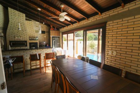 Casa à venda com 400m², 4 quartos e 3 vagas Casa à venda com 400m², 4 quartos e 3 vagasVaranda gourmet