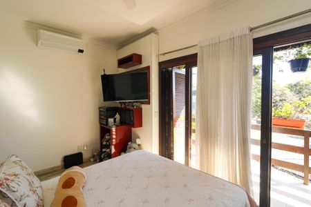 Casa à venda com 400m², 4 quartos e 3 vagas Casa à venda com 400m², 4 quartos e 3 vagasSuíte