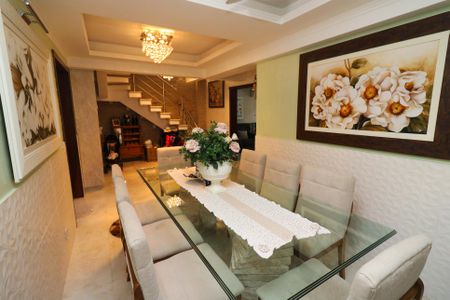 Casa à venda com 400m², 4 quartos e 3 vagas Casa à venda com 400m², 4 quartos e 3 vagasSala de Jantar