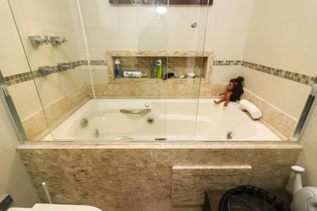 Casa à venda com 400m², 4 quartos e 3 vagas Casa à venda com 400m², 4 quartos e 3 vagasBanheiro Social 1