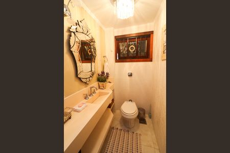 Casa à venda com 400m², 4 quartos e 3 vagas Casa à venda com 400m², 4 quartos e 3 vagasLavabo