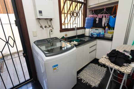 Casa à venda com 400m², 4 quartos e 3 vagas Casa à venda com 400m², 4 quartos e 3 vagasÁrea de Serviço