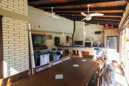 Casa à venda com 400m², 4 quartos e 3 vagas Casa à venda com 400m², 4 quartos e 3 vagasVaranda gourmet