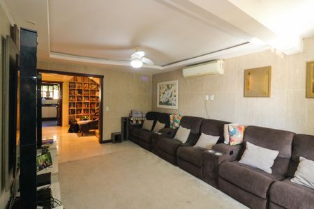 Casa à venda com 400m², 4 quartos e 3 vagas Casa à venda com 400m², 4 quartos e 3 vagasSala