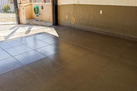 Casa à venda com 400m², 4 quartos e 3 vagas Casa à venda com 400m², 4 quartos e 3 vagasGaragem