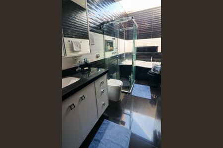 Casa à venda com 400m², 4 quartos e 3 vagas Casa à venda com 400m², 4 quartos e 3 vagasBanheiro da Suíte