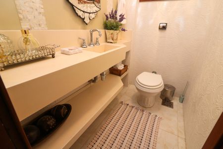 Casa à venda com 400m², 4 quartos e 3 vagas Casa à venda com 400m², 4 quartos e 3 vagasLavabo