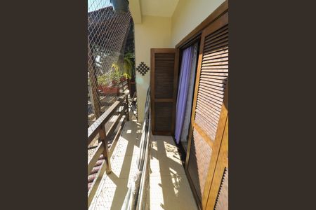 Casa à venda com 400m², 4 quartos e 3 vagas Casa à venda com 400m², 4 quartos e 3 vagasSacada do Quarto 1