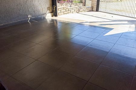 Casa à venda com 400m², 4 quartos e 3 vagas Casa à venda com 400m², 4 quartos e 3 vagasGaragem